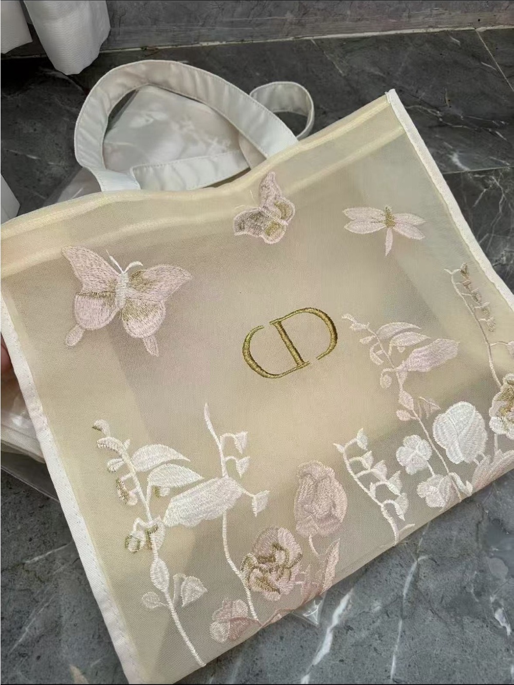 Dior beauty tote set - Picture 3 of 10
